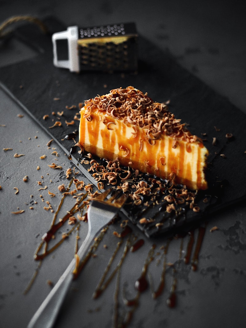 Dessert au caramel et chocolat sur ardoise — accord mets Bas-Armagnac